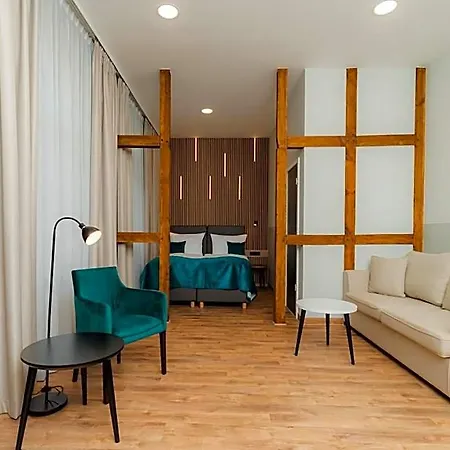 Hotel H24